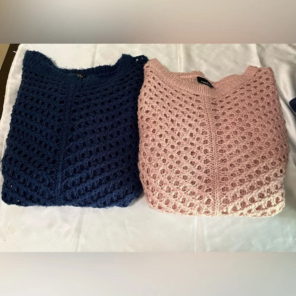 RUE21”~ 2 PIECE SWEATER BUNDLE~ SMALL